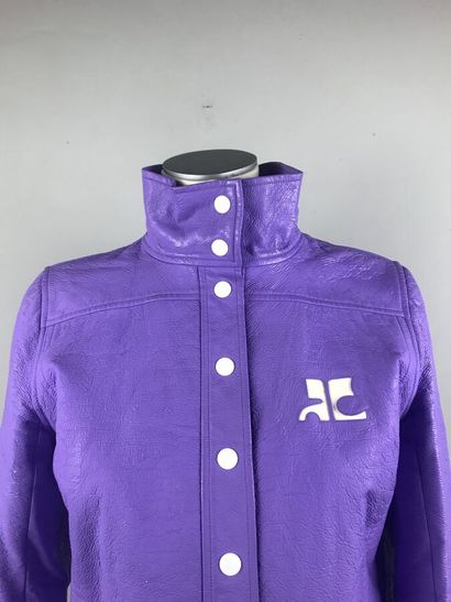 COURREGES

Blouson en vinyle froissé lilas,...