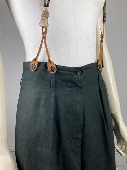 BARBARA BUI

Circa 1990

Pantalon à pinces...