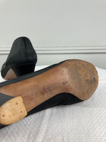 SALVATORE FERRAGAMO

Paire d'escarpins en...