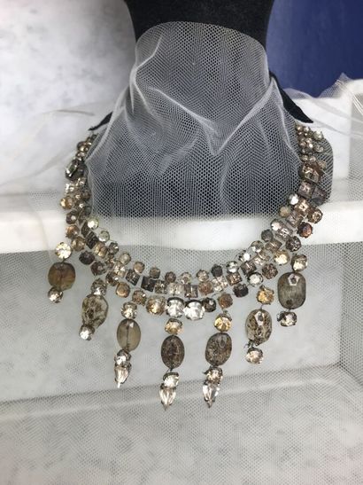 LANVIN

Collier plastron réalisé en trompe...