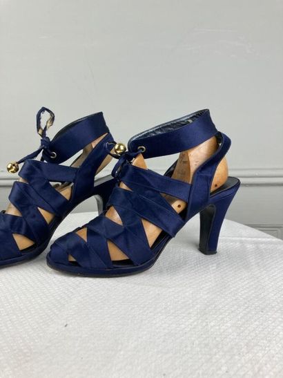 CHRISTIAN LACROIX by Sidonie Larizzi

Pair...