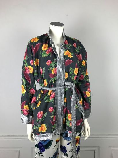 WILLY VAN ROOY

Ensemble comprenant une veste...