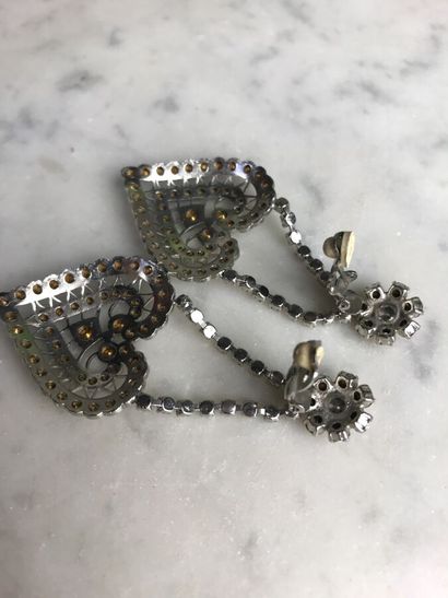 YVES SAINT-LAURENT, unsigned, circa 1980

Lot...