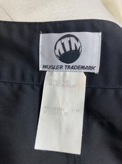 MUGLER Trademark

Circa 1990

Sur jupe en...