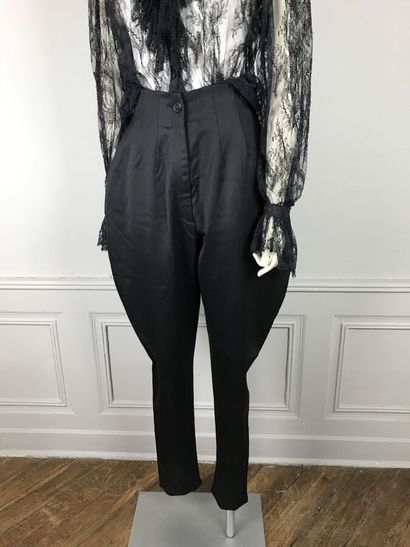 CHANTAL THOMASS

Ensemble composé d'une chemise...