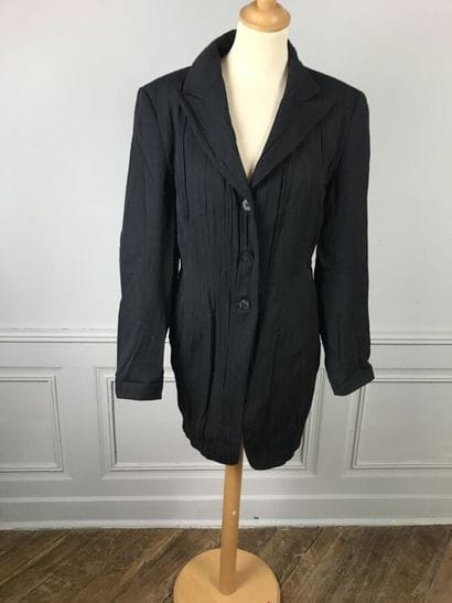 ATSURO TAYAMA

Veste 7/8ème noir froncé façon...