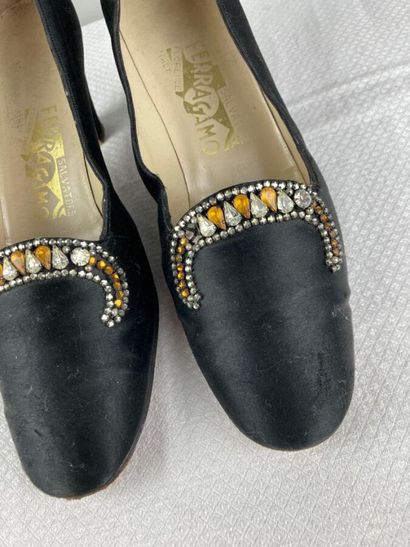 SALVATORE FERRAGAMO

Paire d'escarpins en...