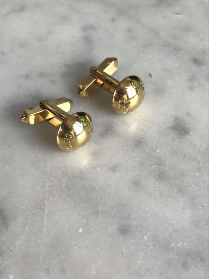 LOUIS VUITTON

Lot including a pair of gilded...