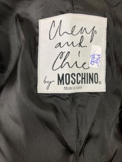 CHEAP AND CHIC By MOSCHINO

Robe manteau...