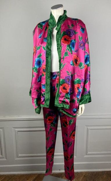 WILLY VAN ROOY

Ensemble comprenant une veste...