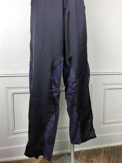 ISSEY MIYAKE n°IM56-FF035

Pantalon façon...