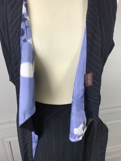 KENZO

Ensemble en crêpe marine à rayures...