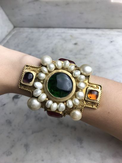 CHANEL par GRIPOIX, prototype non signé

Important...