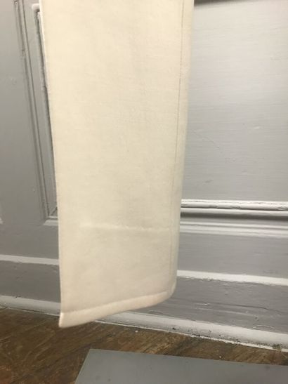 COURREGES

Ensemble gabardine de laine écrue...
