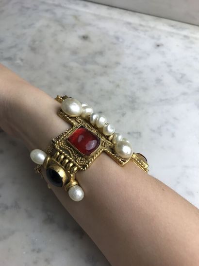 CHANEL par GRIPOIX, prototype non signé

Important...