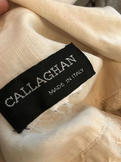 CALLAGHAN

Ensemble comprenant une blouse...