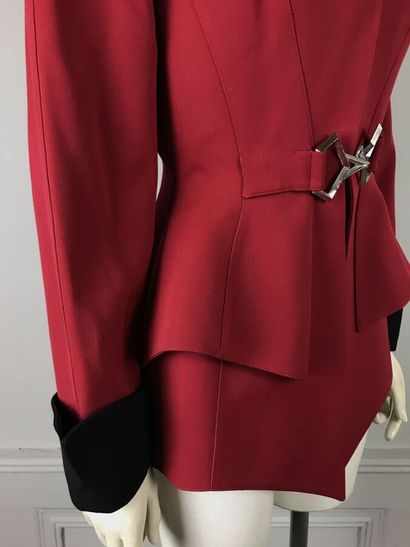 THIERRY MUGLER

Circa 1990

Veste en gabardine...