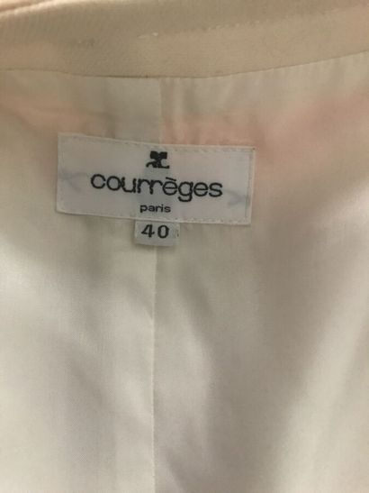 COURREGES

Ensemble gabardine de laine écrue...