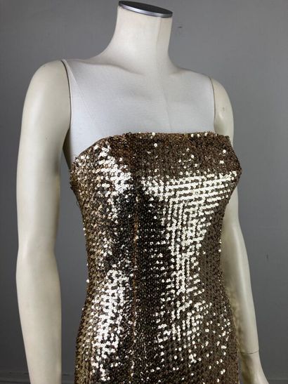 VICKY TIEL

Circa 1978

Robe courte bustier...