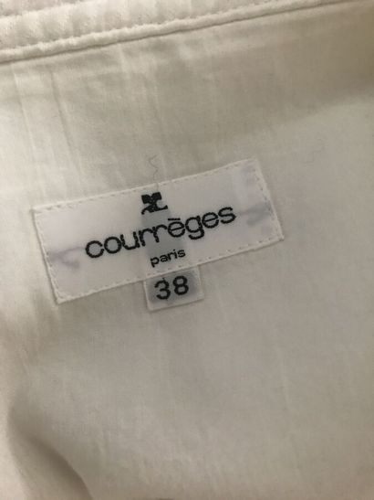 COURREGES

Ensemble en coton blanc surpiqué...