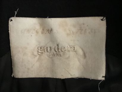 GARDEM Paris

Manteau long en lainage noir,...