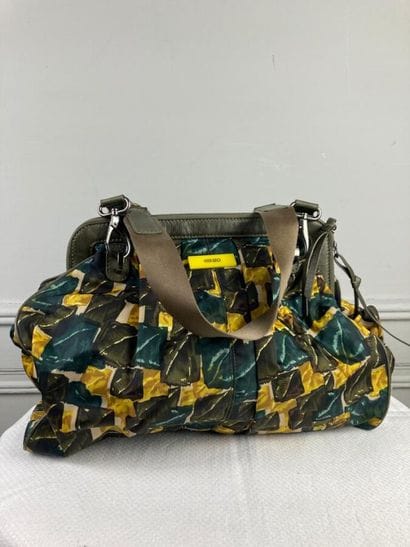 KENZO

Sac en toile enduite imprimée de berlingots...