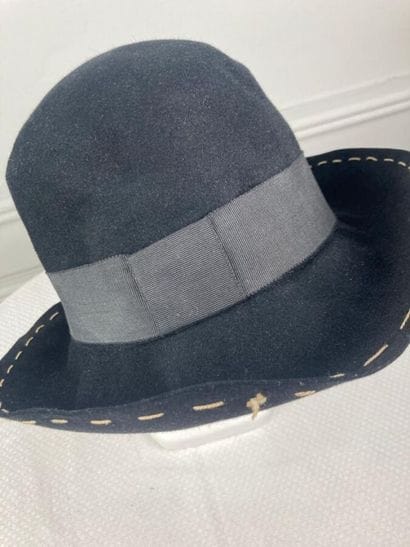 CERRUTI 1881

Chapeau mou en feutre noir,...