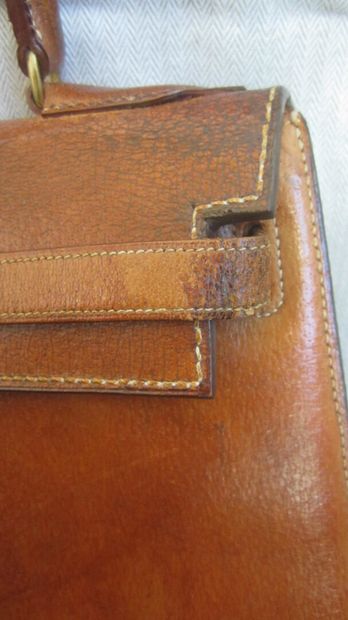 HERMES Paris

Kelly 32 bag in beige pigskin,...