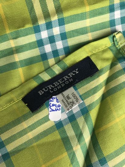 BURBERRY

Bandana triangle en coton imprimé...