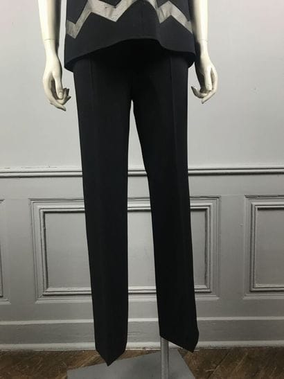 COURREGES 1995

Ensemble en crêpe de laine...