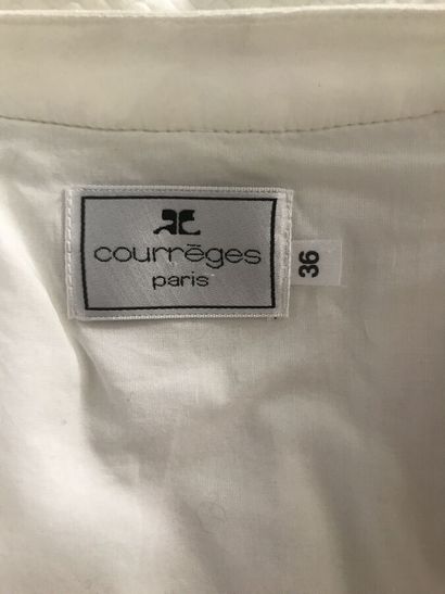 COURREGES

Veste courte en coton nid d'abeilles...
