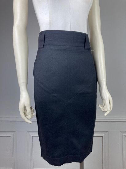 ALAIA

Jupe courte ajustée en gabardine de...