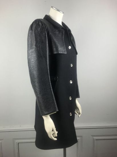 COURREGES

Manteau 7/8ème en drap de laine...