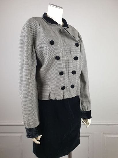 KARL LAGERFELD

Ensemble comprenant une veste...
