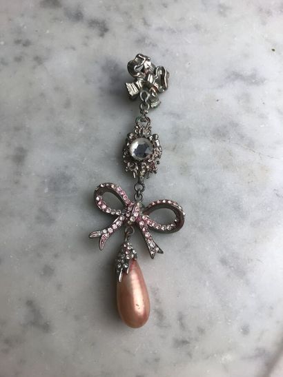 ANONYME

Lot comprenant une paire de boucles...