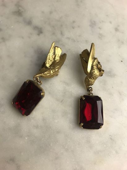 ANONYME

Lot comprenant une paire de boucles...