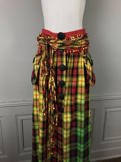 LIE SANG BONG

Jupe extra longue ou robe...