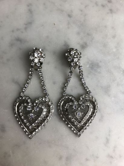 YVES SAINT-LAURENT, unsigned, circa 1980

Lot...