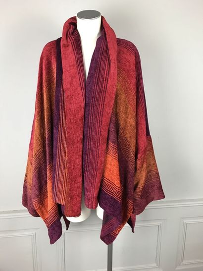 CALLAGHAN

Veste façon poncho, en velours...