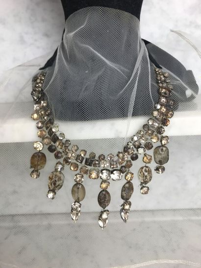LANVIN

Collier plastron réalisé en trompe...