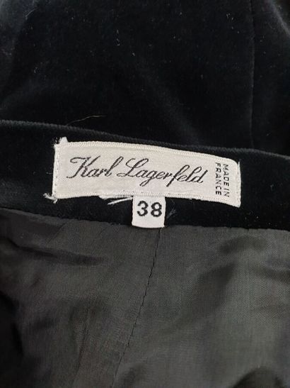 KARL LAGERFELD

Ensemble comprenant une veste...