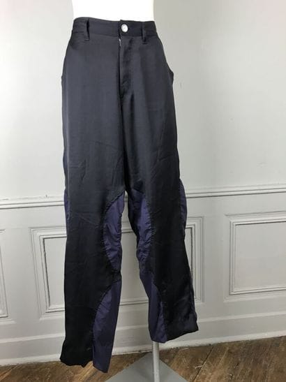 ISSEY MIYAKE n°IM56-FF035

Pantalon façon...
