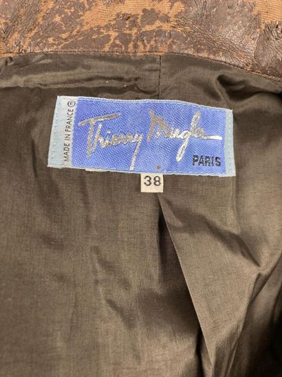 THIERRY MUGLER

Circa 1985

Tailleur pied...