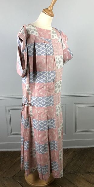 GUY PAULIN IKGF, 1983

Robe longue en voile...