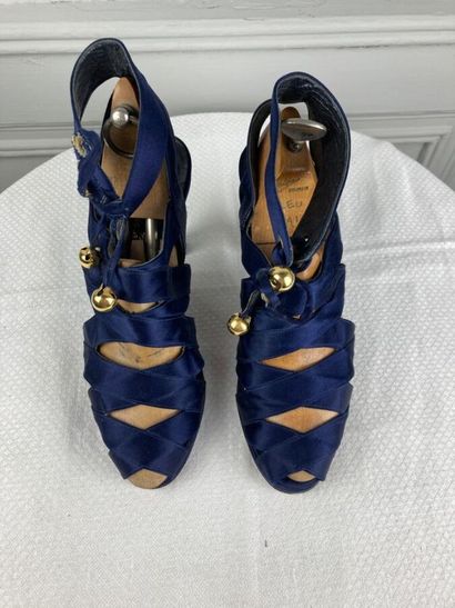 CHRISTIAN LACROIX by Sidonie Larizzi

Pair...