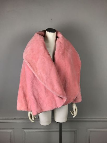 JEAN-REMY DAUMAS

Veste en fausse fourrure...