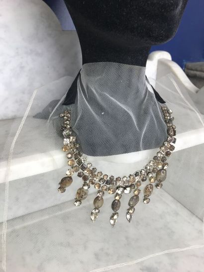 LANVIN

Collier plastron réalisé en trompe...