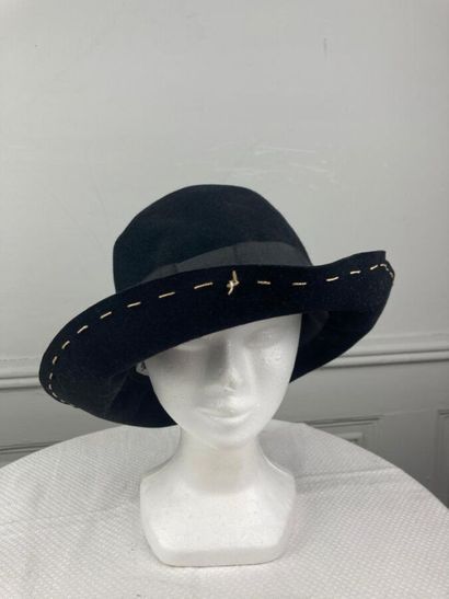 CERRUTI 1881

Chapeau mou en feutre noir,...