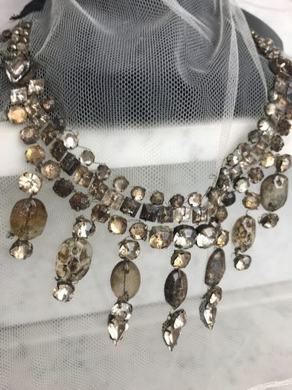 LANVIN

Collier plastron réalisé en trompe...