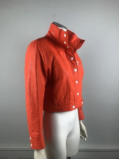 COURREGES

Blouson en vinyle froissé orange,...